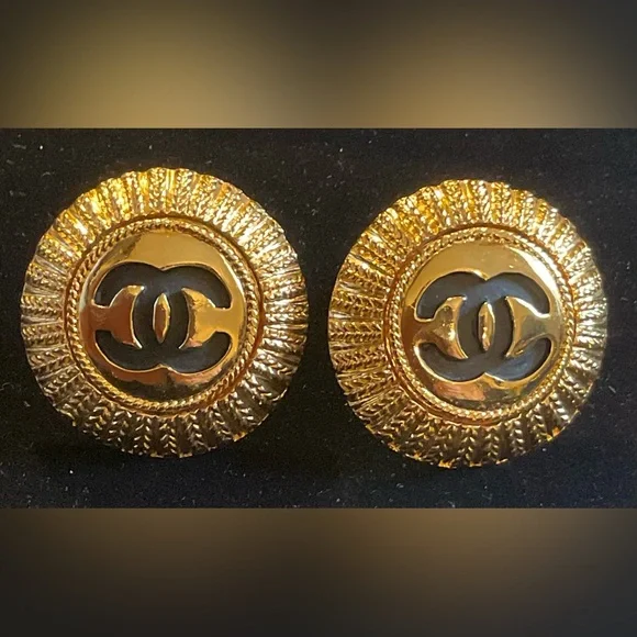 Veg Chanel Round CC Coco Mark Accessory Clip On Gold Tone Earrings - Picture 2 of 9